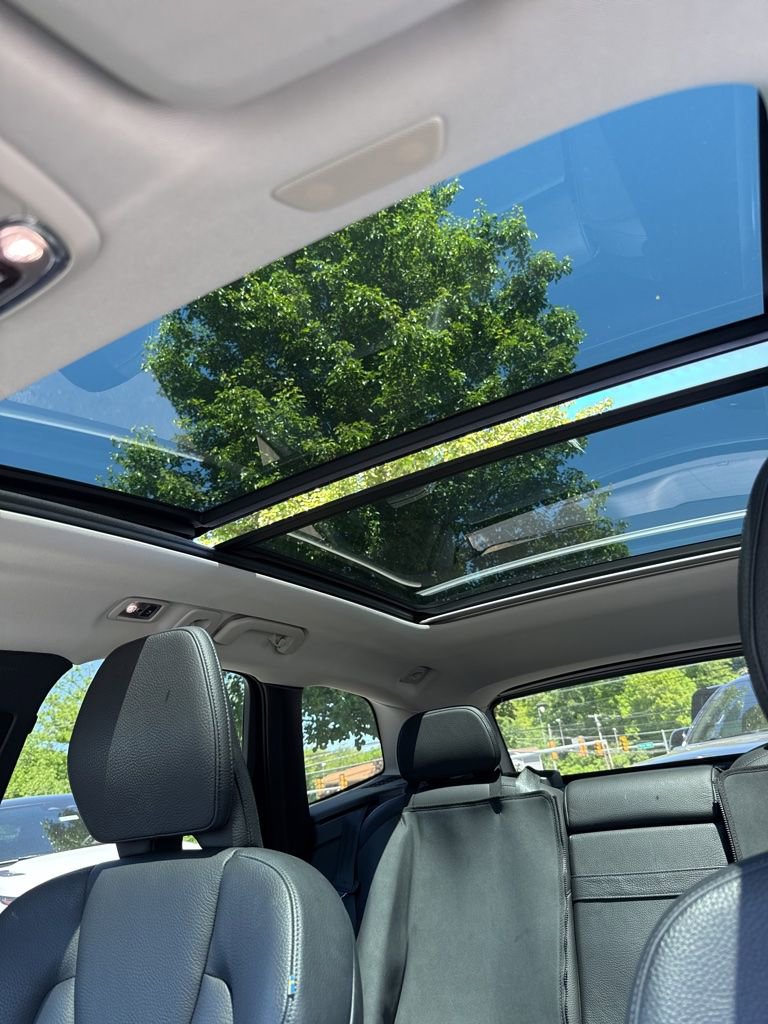 Used 2020 Volvo XC60 T5 Momentum w/ Protection Package Premier AWD/4WD image 18