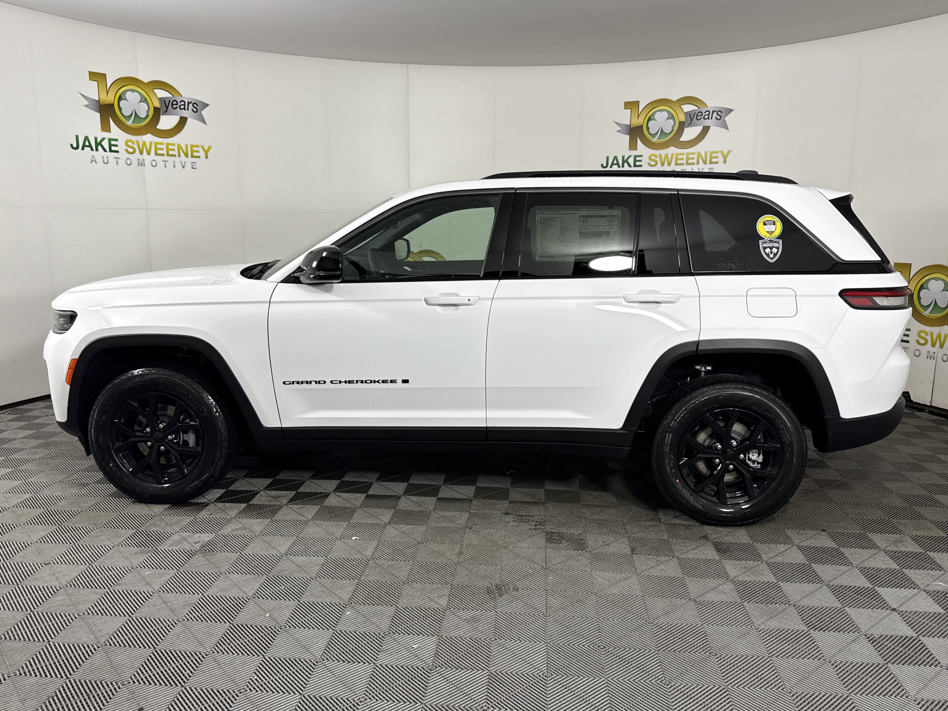 New 2026 Jeep Grand Cherokee Altitude AWD/4WD image 5