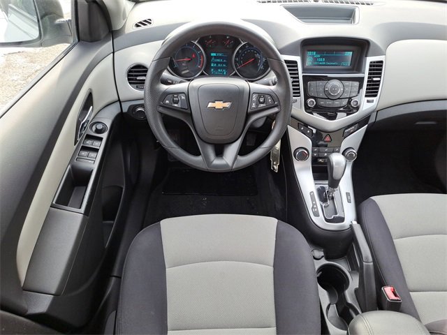Used 2014 Chevrolet Cruze LS image 11