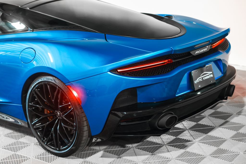 Used 2022 McLaren GT RWD image 17