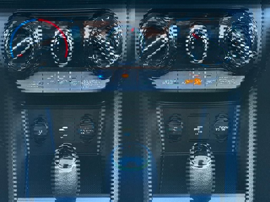 Used 2022 Hyundai Kona SEL w/ Cargo Package image 25