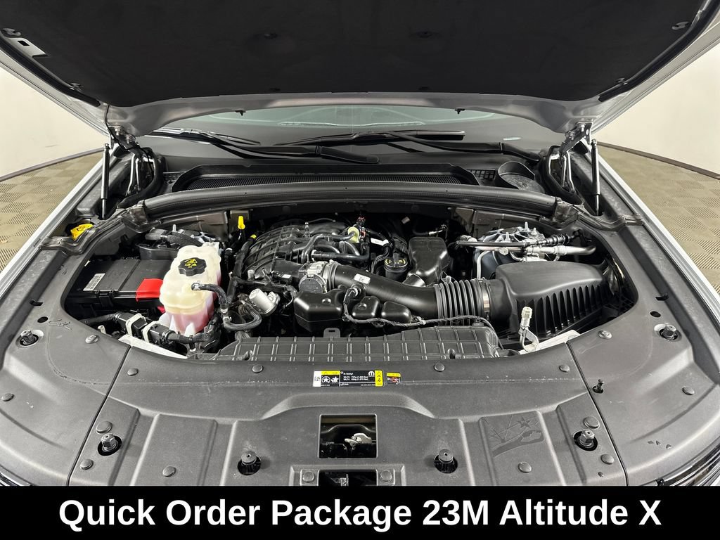 Used 2025 Jeep Grand Cherokee L Altitude AWD/4WD image 5