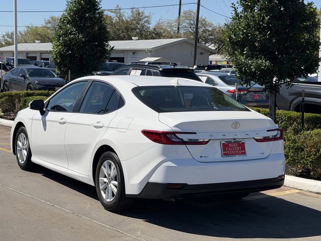 Used 2025 Toyota Camry LE image 5