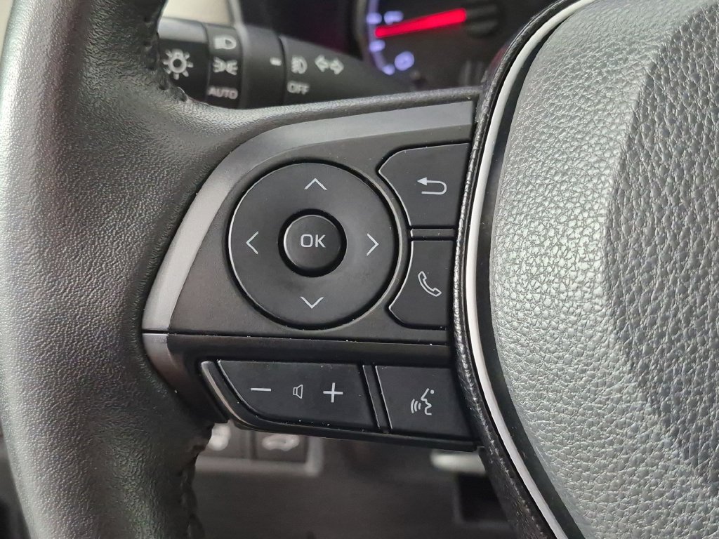 Used 2021 Toyota RAV4 XLE Premium FWD image 18
