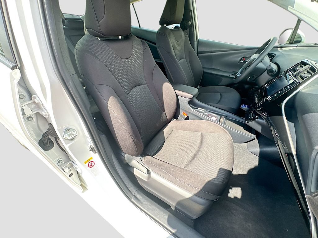 Used 2022 Toyota Prius LE FWD image 33