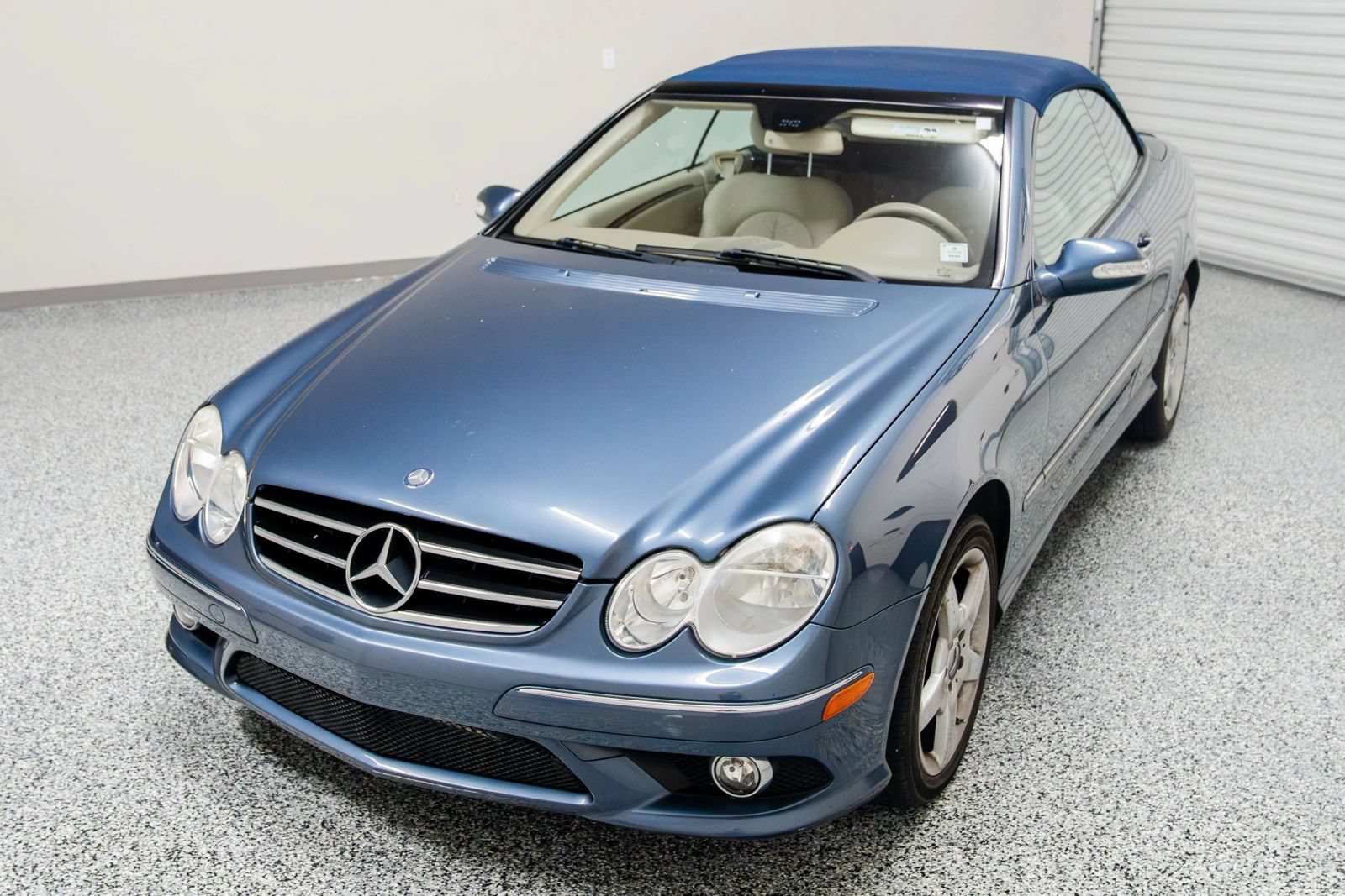 Used 2007 Mercedes-Benz CLK 550 Cabriolet image 2