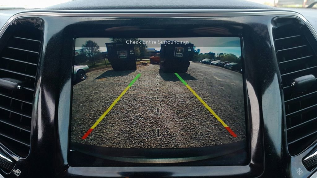 Used 2019 Jeep Cherokee Limited image 26