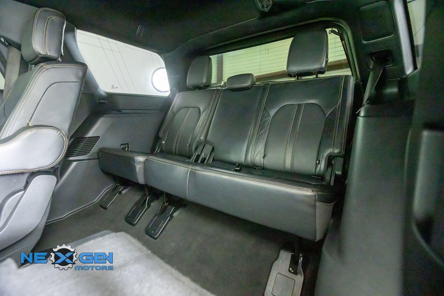 Used 2023 Ford Expedition Platinum AWD/4WD image 30