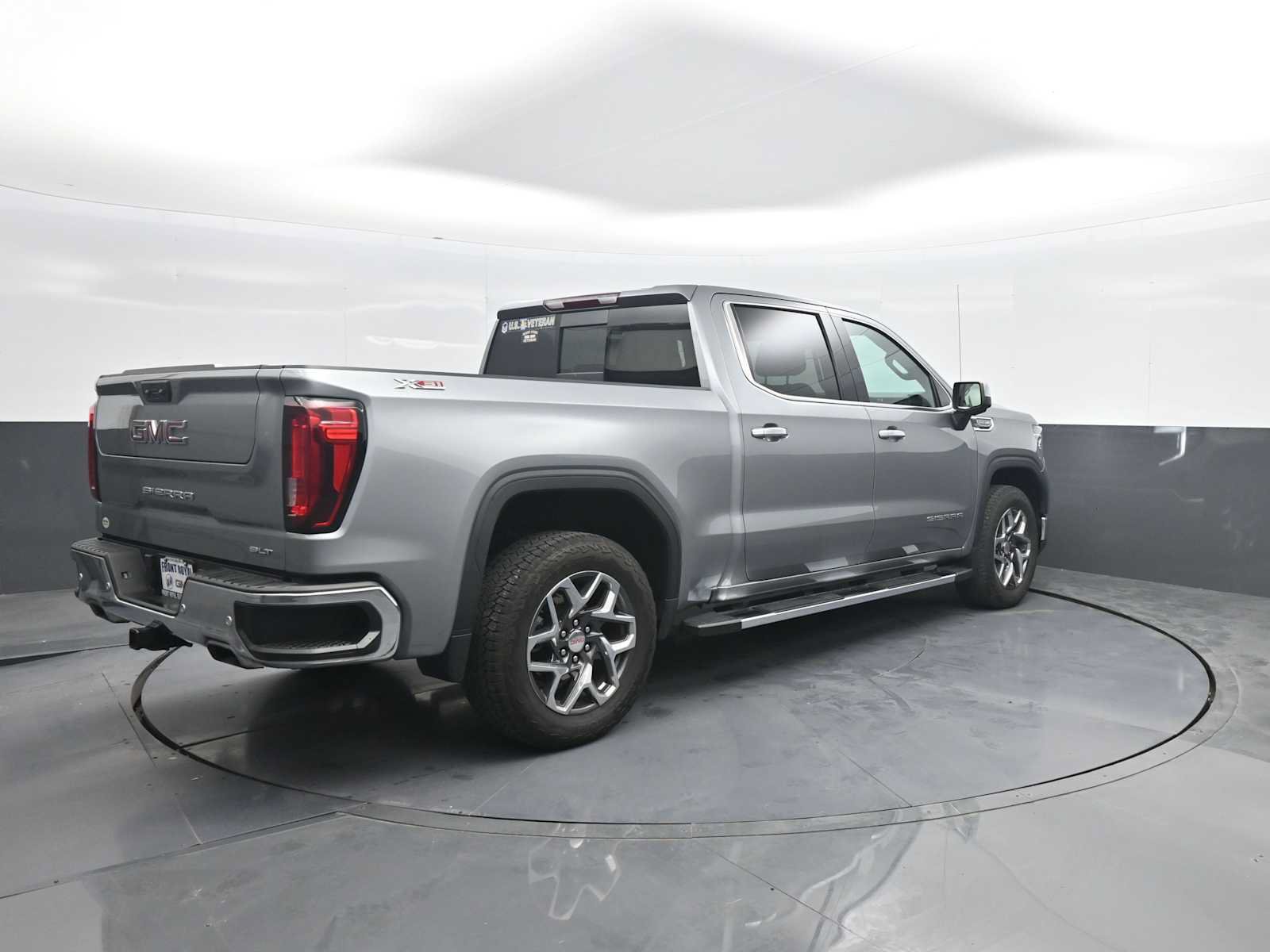 Used 2024 GMC Sierra 1500 SLT w/ SLT Premium Plus Package AWD/4WD image 8