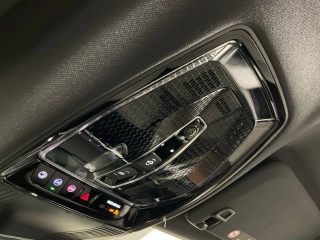 New 2026 Cadillac Vistiq Luxury w/ LPO, Floor Liner Package image 24
