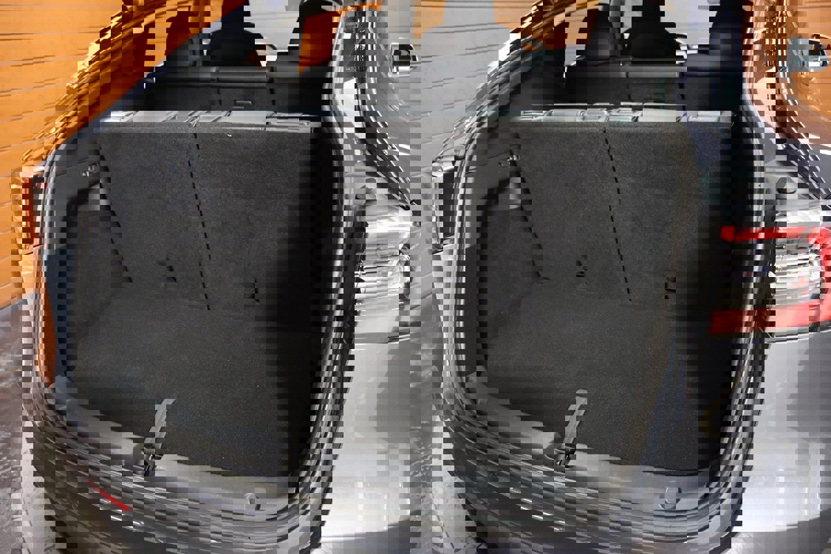 Used 2022 Tesla Model Y Long Range image 13