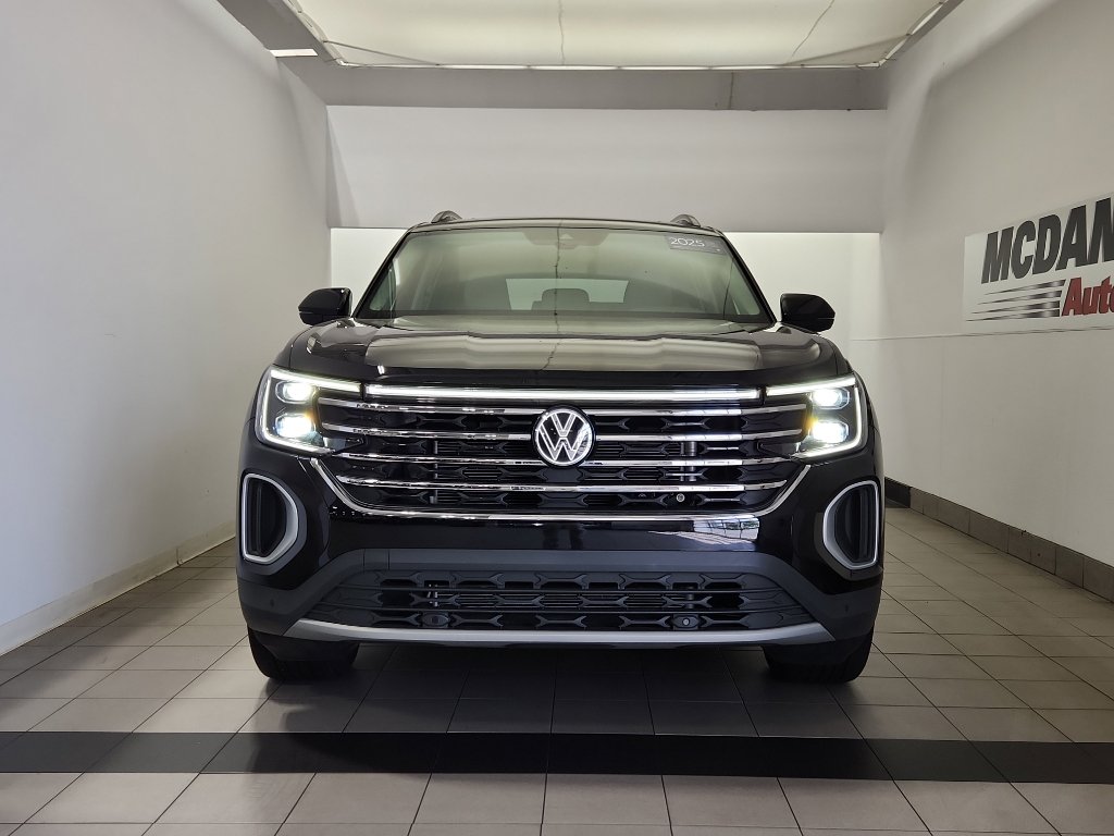 Certified 2025 Volkswagen Atlas SE w/ Panoramic Sunroof Package FWD image 3