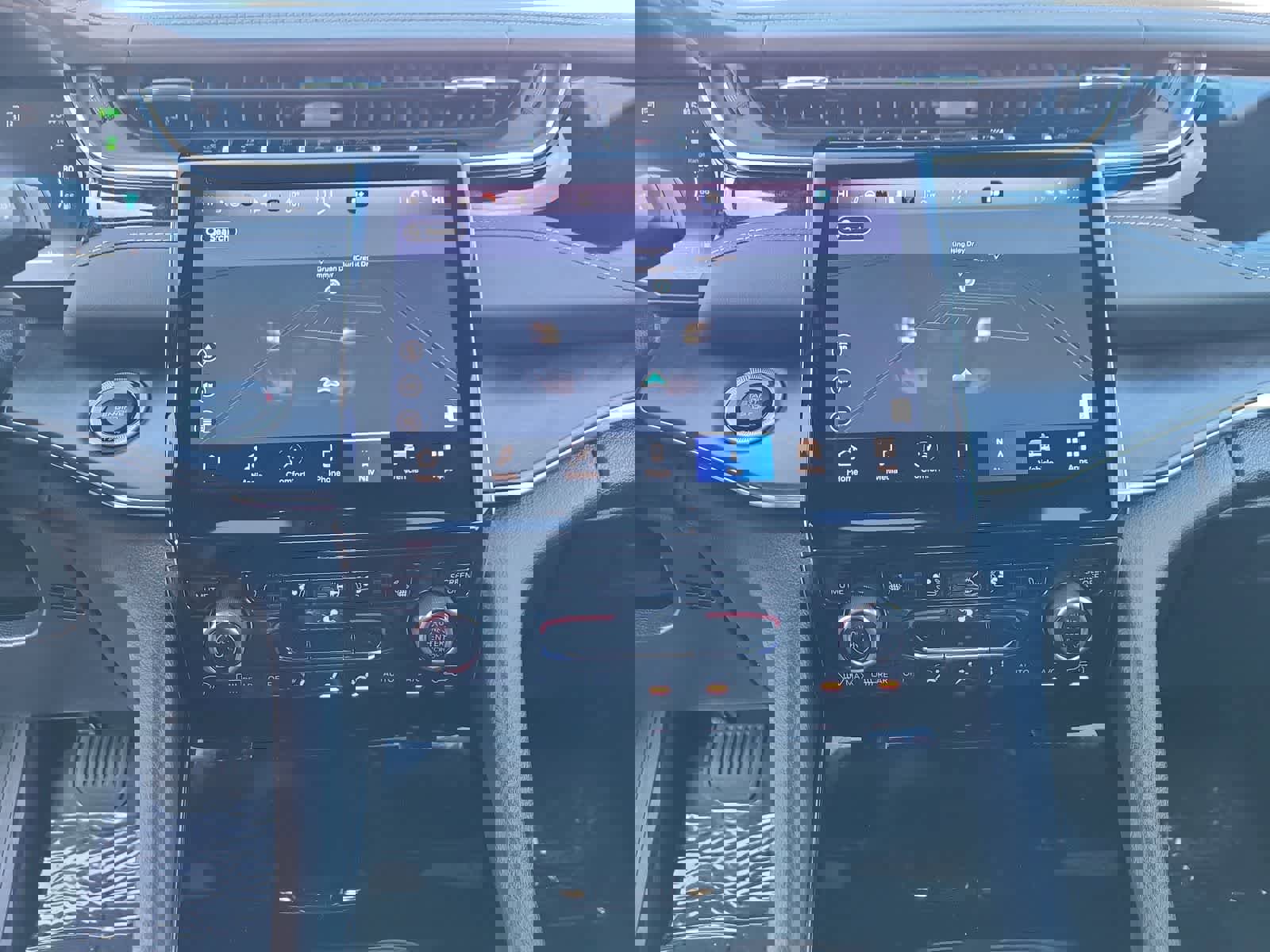 Used 2024 Jeep Grand Cherokee Overland w/ Trailer Tow Package image 24