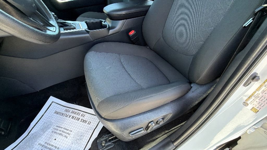 Certified 2025 Toyota RAV4 XLE image 19