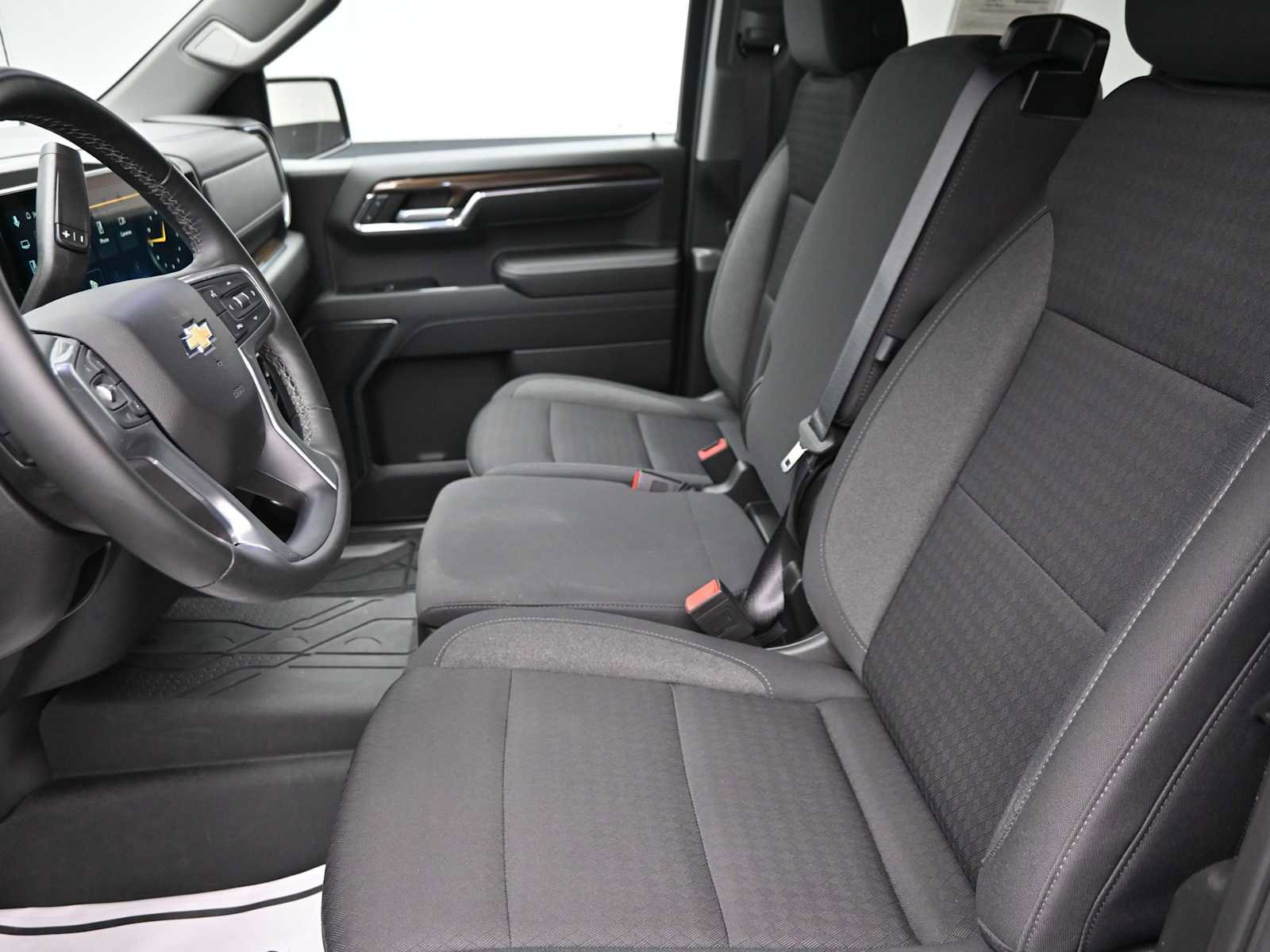 Used 2024 Chevrolet Silverado 1500 LT AWD/4WD image 22