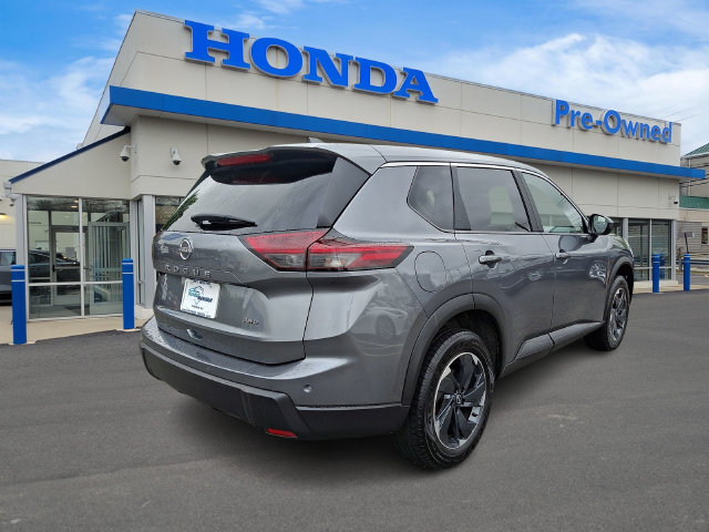 Used 2025 Nissan Rogue SV AWD/4WD image 4