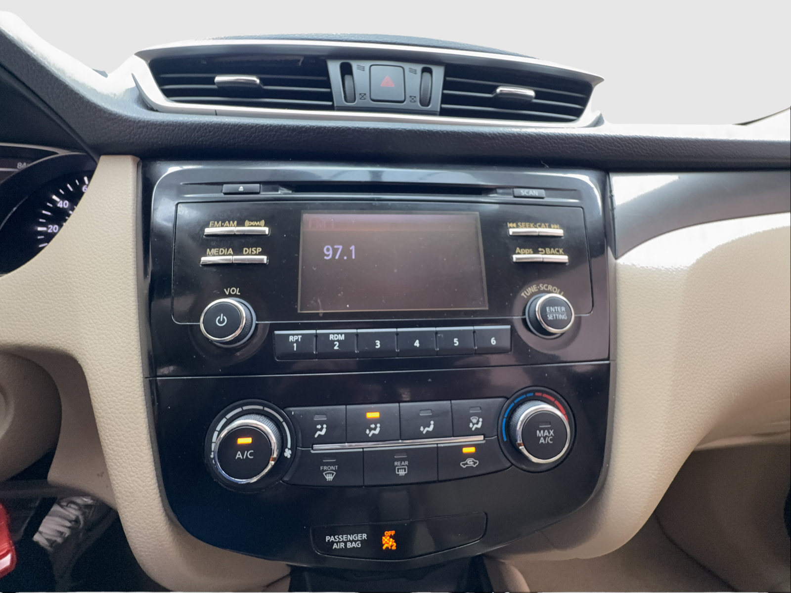 Used 2015 Nissan Rogue S FWD image 15