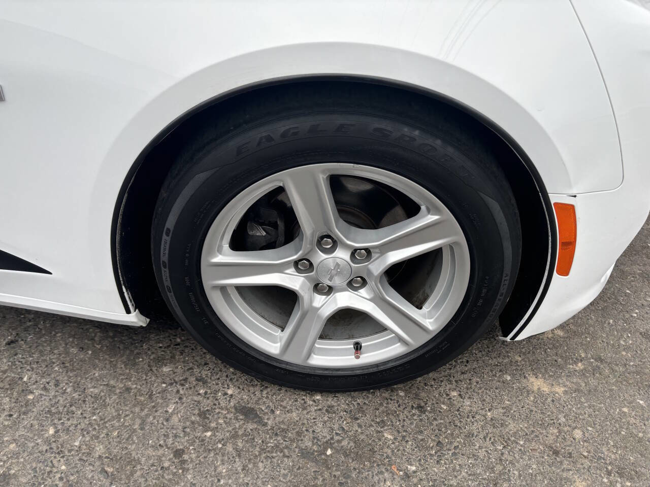 Used 2019 Chevrolet Camaro LT image 8