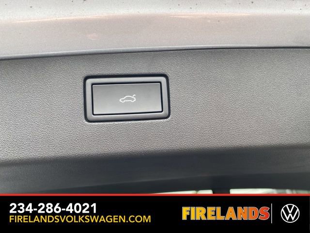New 2025 Volkswagen Tiguan SE image 74