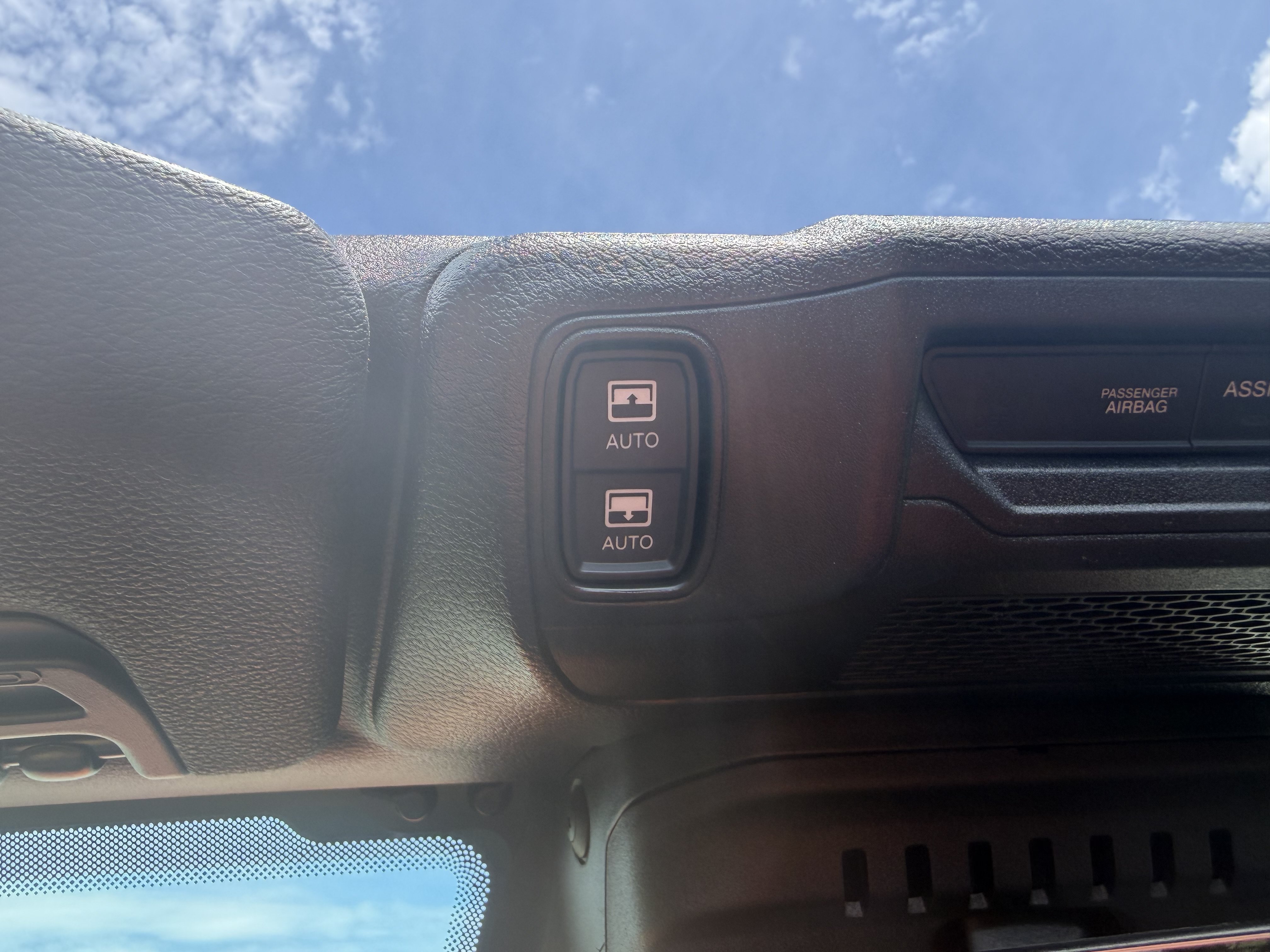 Used 2025 Jeep Wrangler Unlimited Sahara AWD/4WD image 18