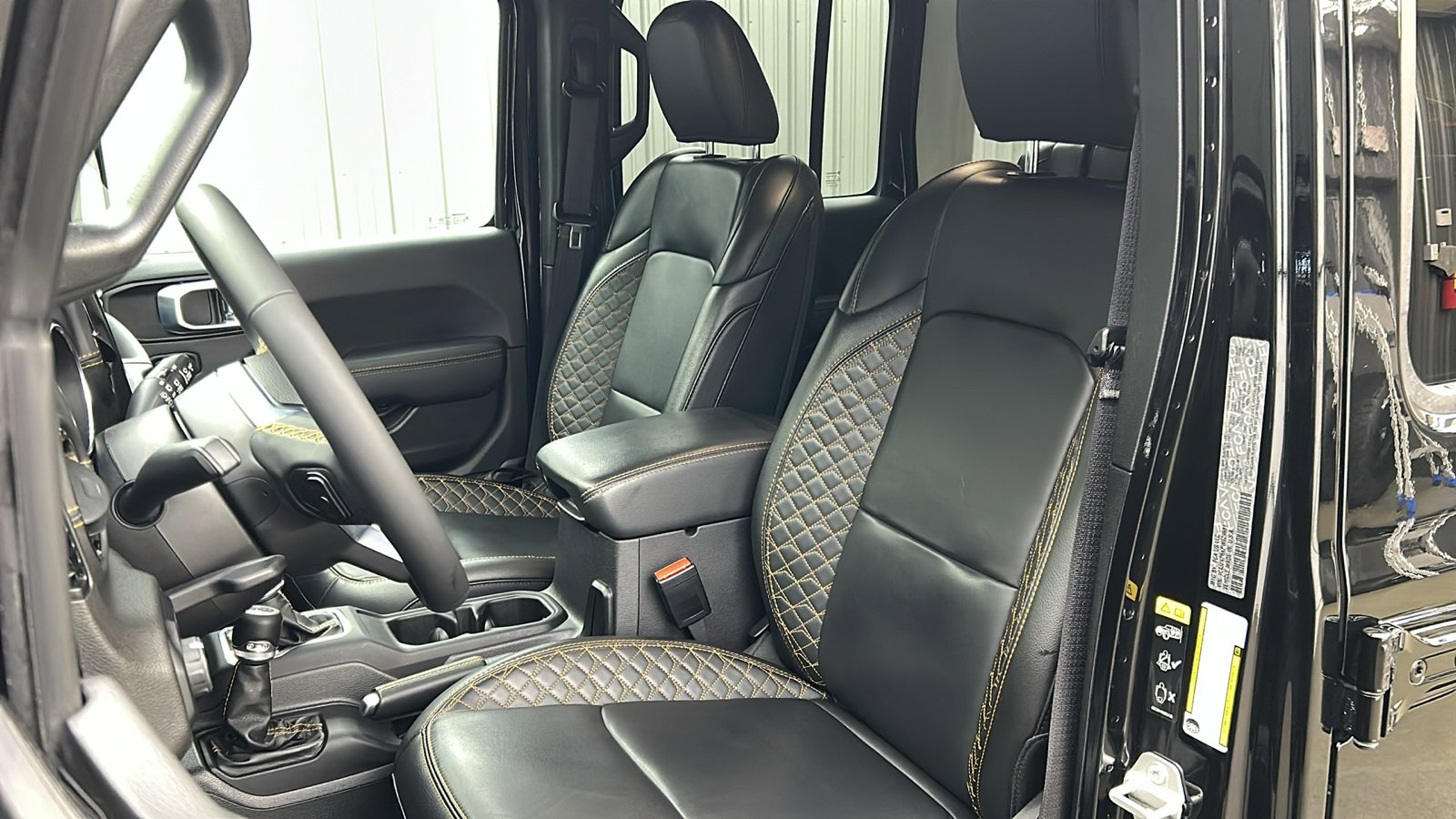 Used 2023 Jeep Wrangler Unlimited Sahara image 32