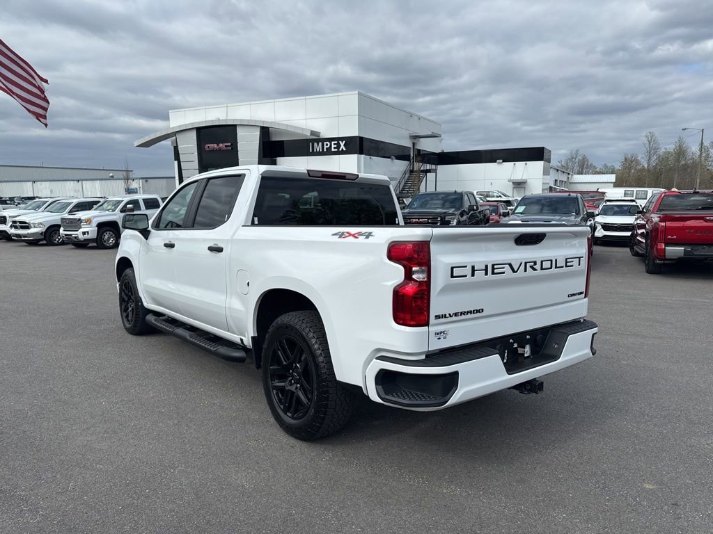 Used 2024 Chevrolet Silverado 1500 Custom image 3