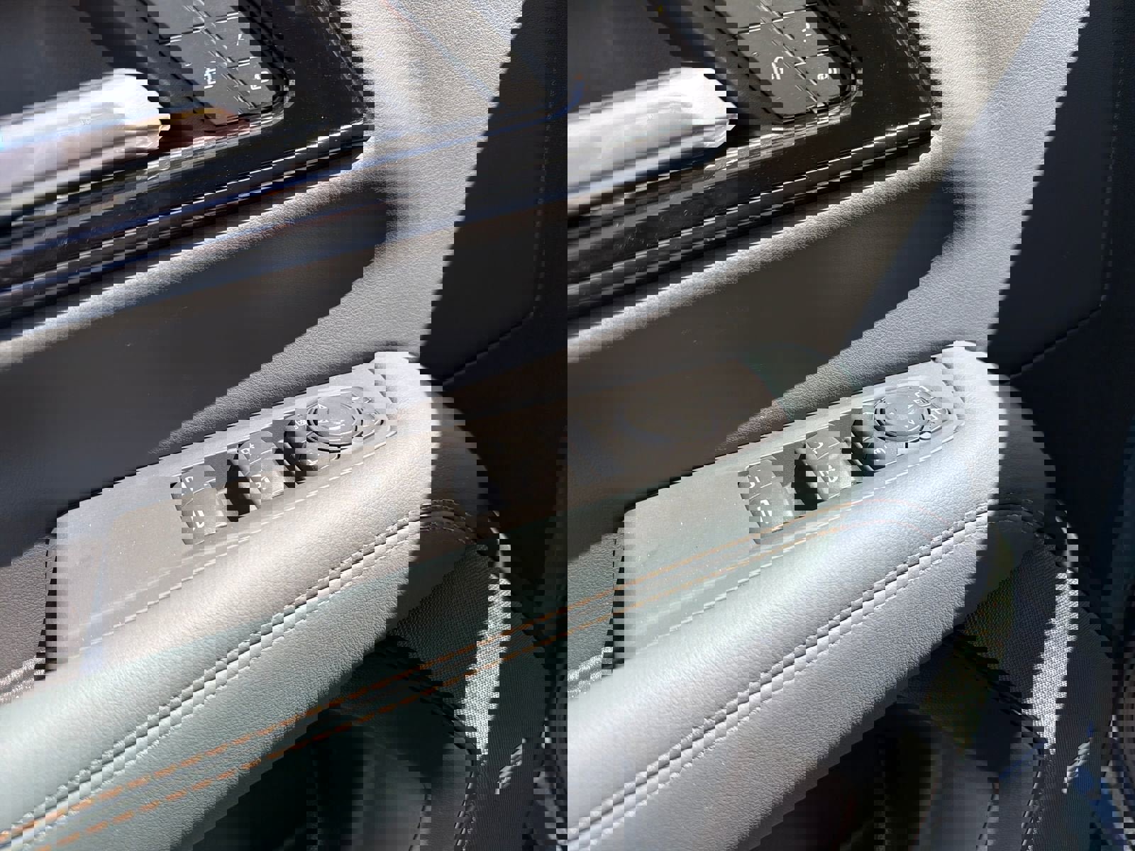 New 2026 GMC Yukon XL AT4 image 18