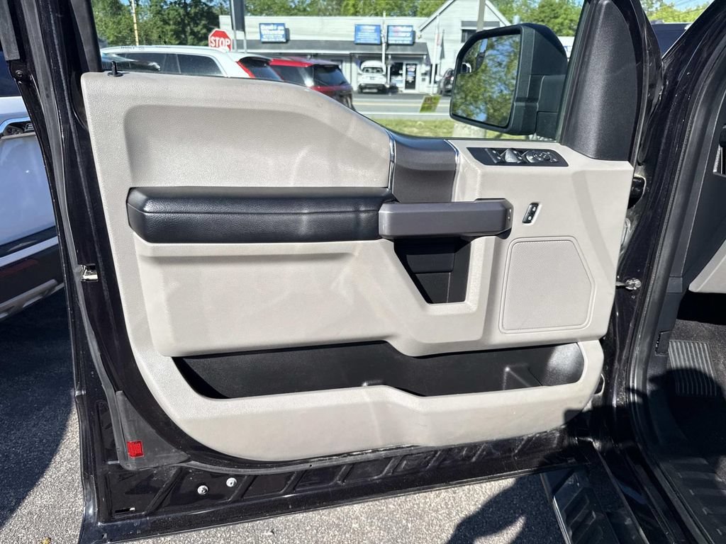 Used 2020 Ford F150 XLT w/ Equipment Group 302A Luxury AWD/4WD image 17