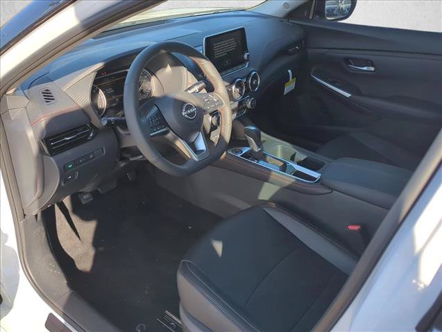 New 2025 Nissan Sentra SR w/ SR Premium Package FWD image 9