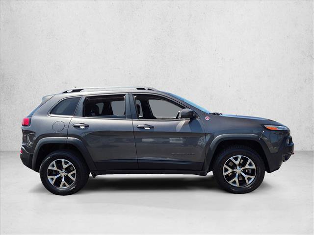 Used 2017 Jeep Cherokee Trailhawk w/ Comfort/Convenience Group AWD/4WD image 4
