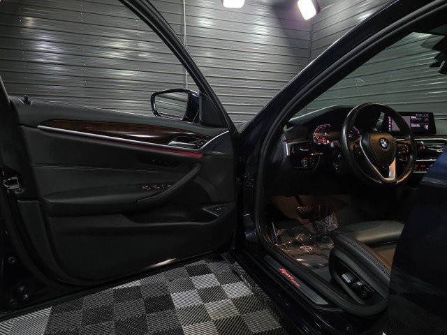 Used 2020 BMW 530i xDrive w/ Convenience Package AWD/4WD image 32