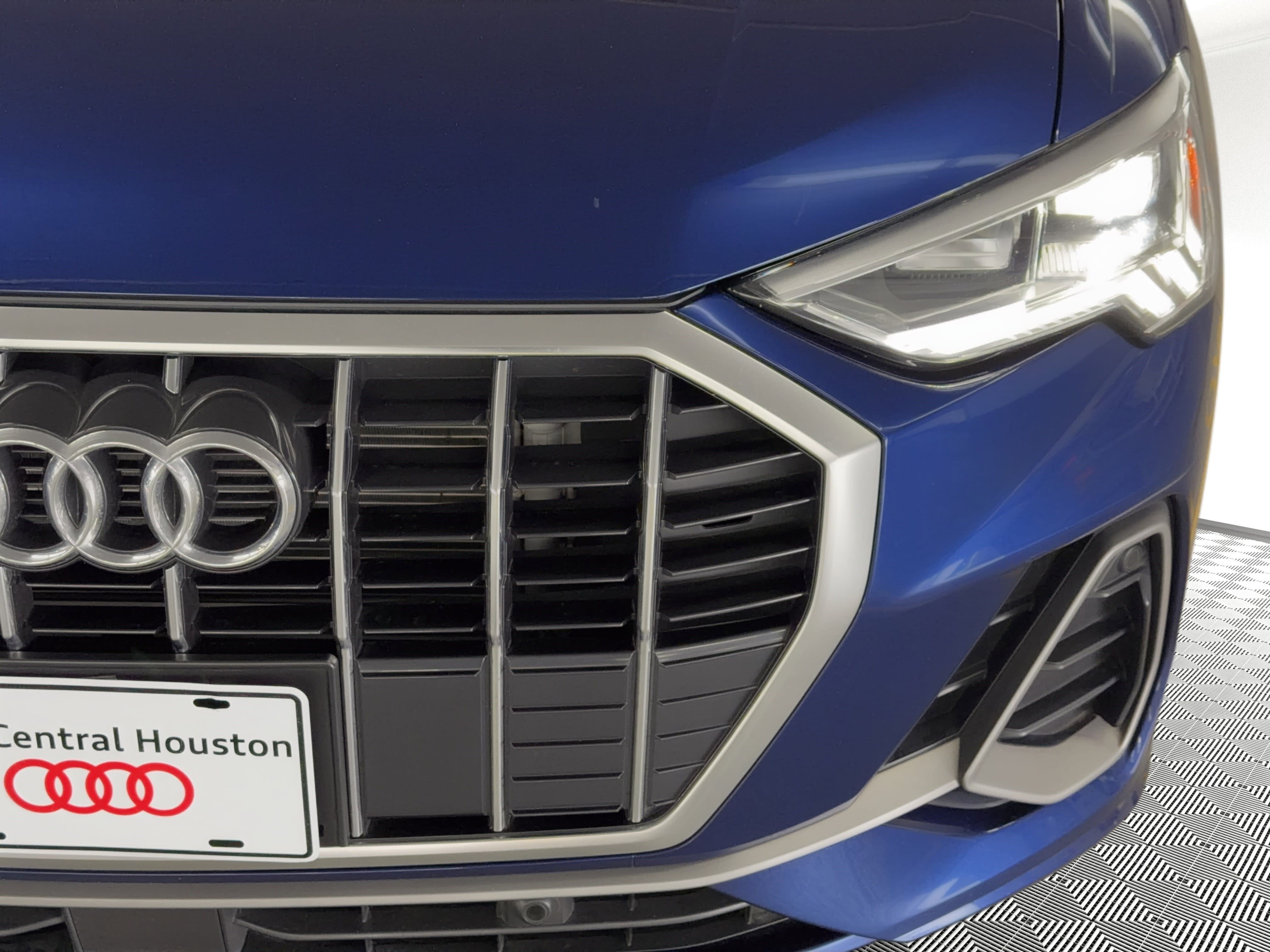 Used 2025 Audi Q3 2.0T Premium w/ Convenience Package image 11