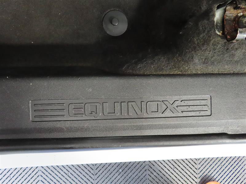 Used 2018 Chevrolet Equinox LT FWD image 16