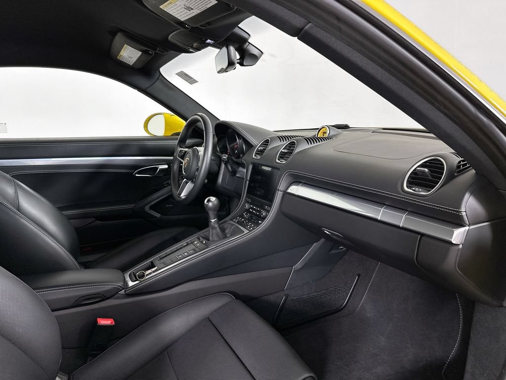Used 2025 Porsche 718 Cayman RWD image 25