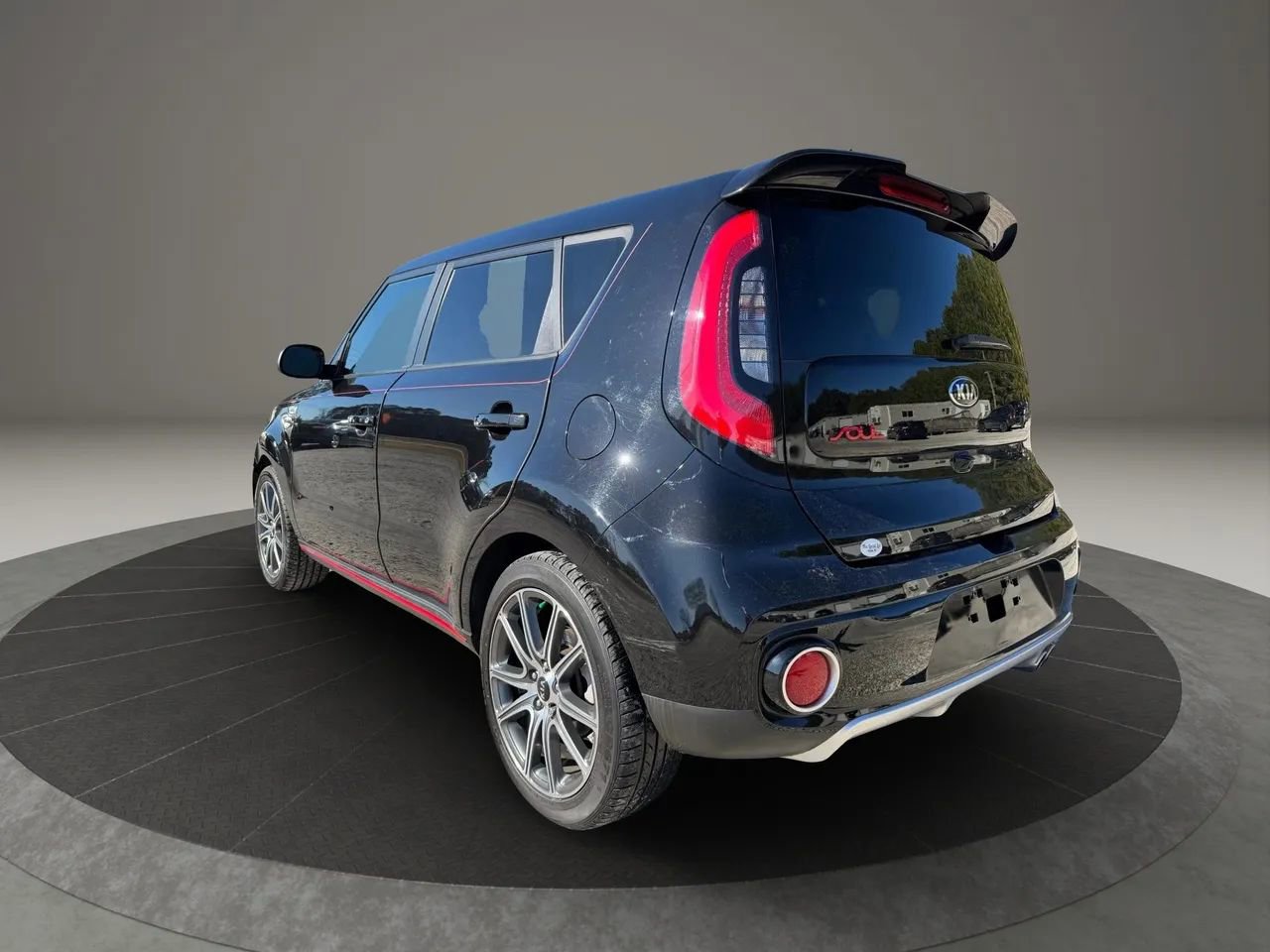 Used 2017 Kia Soul ! w/ Tech Package image 3