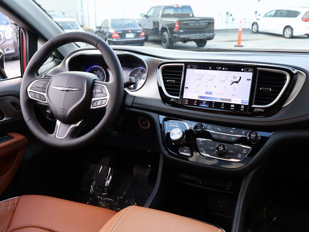 New 2026 Chrysler Pacifica Pinnacle AWD/4WD image 13