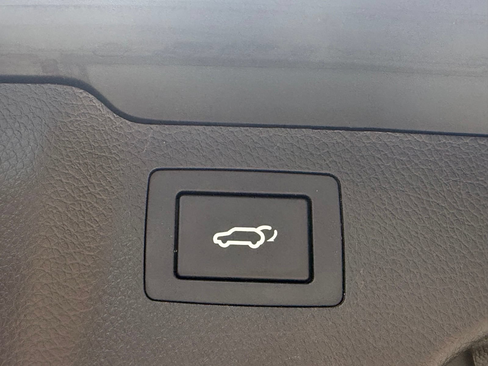Used 2017 Hyundai Santa Fe Sport FWD image 13