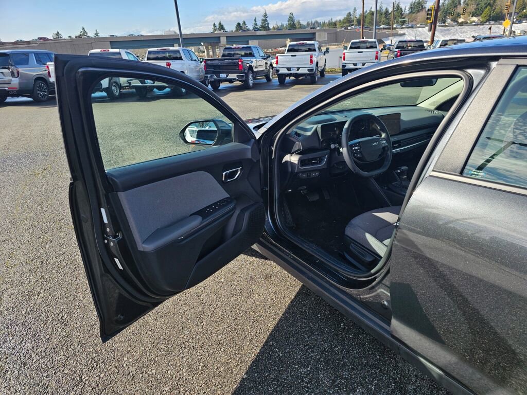 Certified 2025 Kia K4 EX image 18