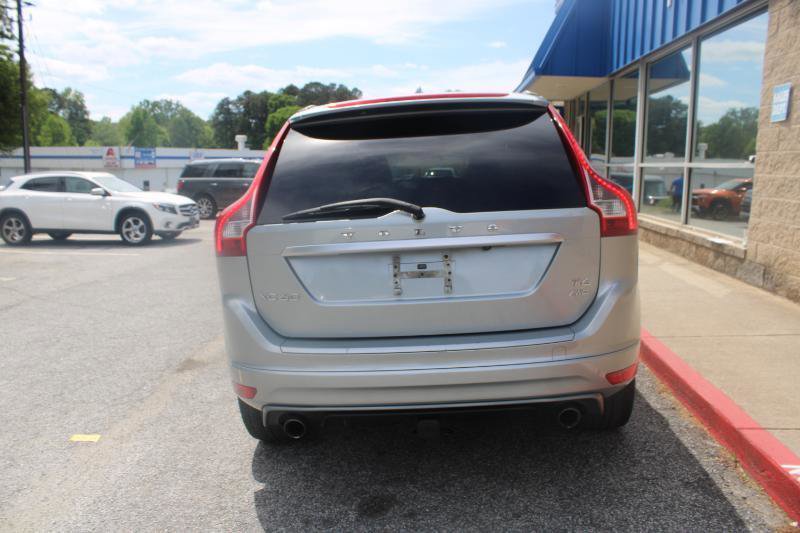 Used 2017 Volvo XC60 T6 R-Design w/ Protection Package AWD/4WD image 3