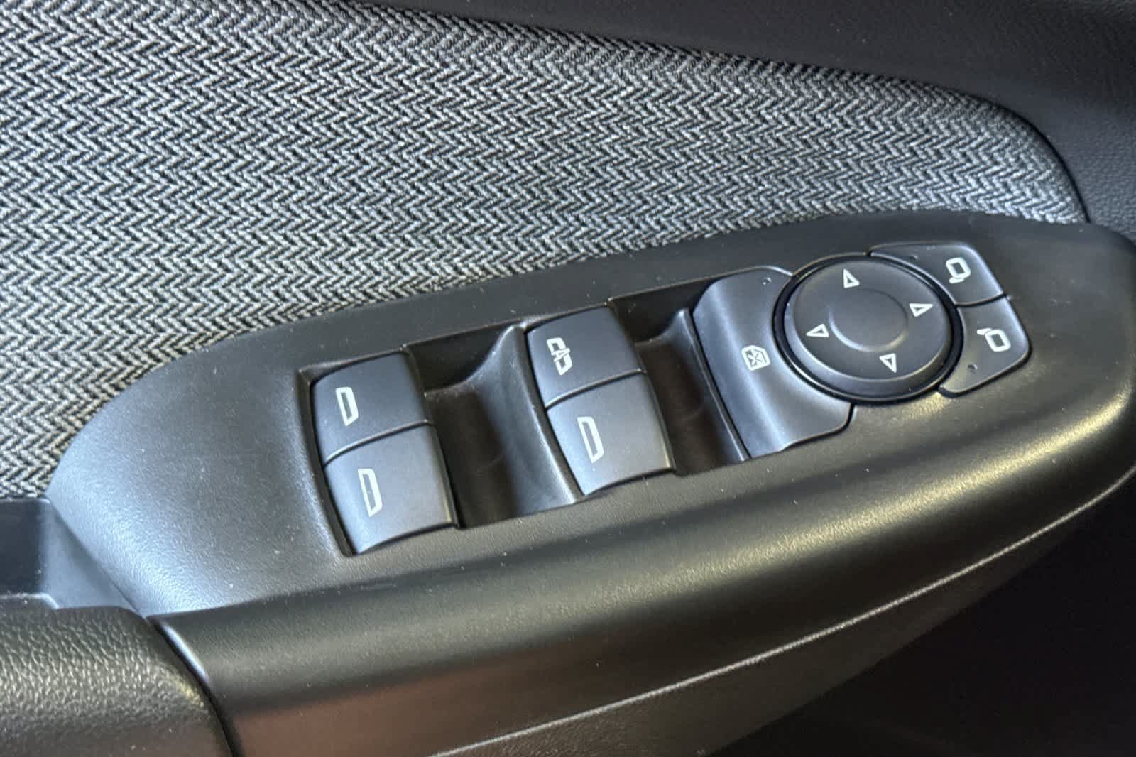 Used 2025 Chevrolet TrailBlazer LT AWD/4WD image 15