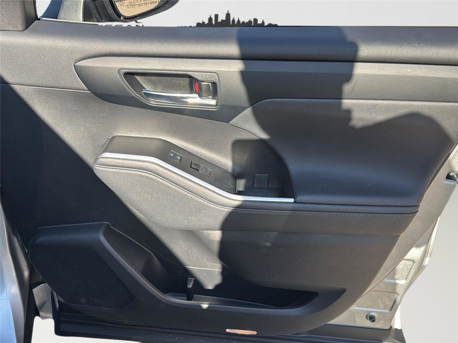 Used 2023 Toyota Highlander XLE AWD/4WD image 35