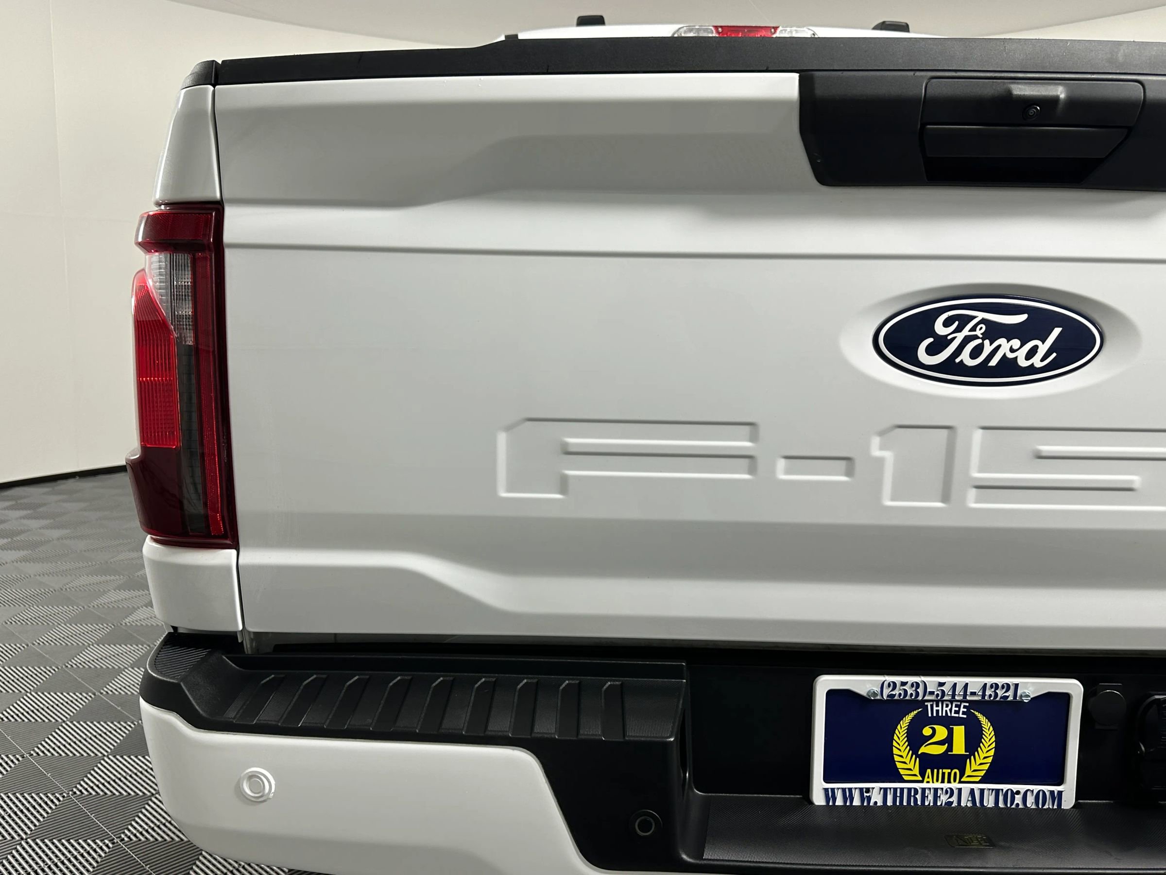 Used 2025 Ford F150 XLT w/ Equipment Group 301A Standard image 11
