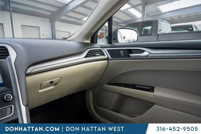 Used 2020 Ford Fusion SE w/ Fleet SE Value Package image 15