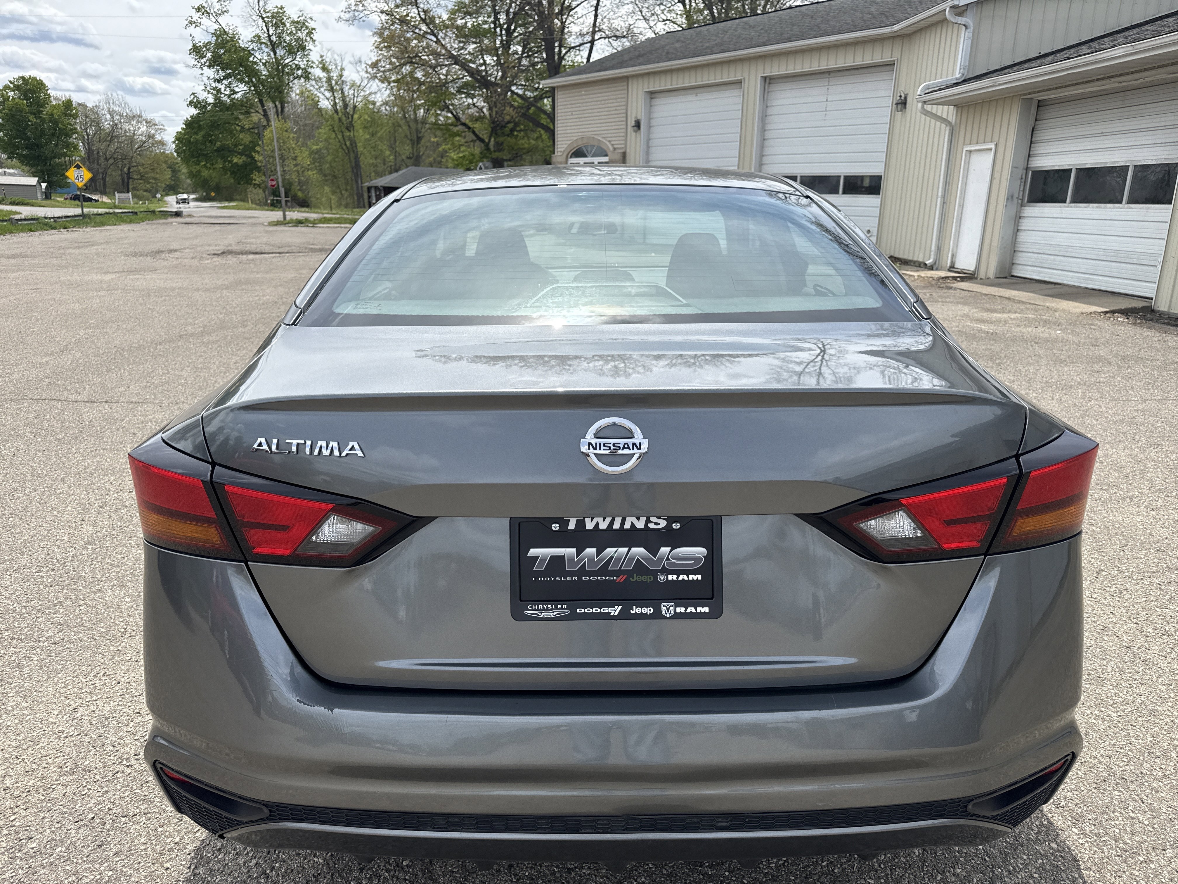 Used 2022 Nissan Altima 2.5 S FWD image 4