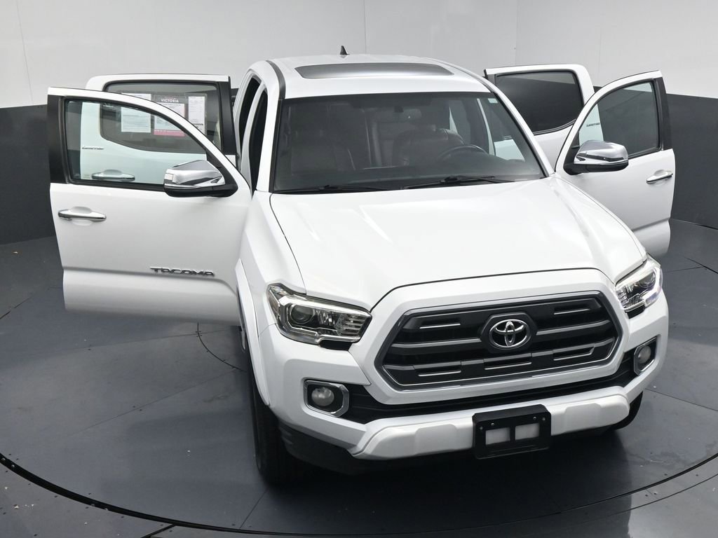 Used 2017 Toyota Tacoma Limited image 22