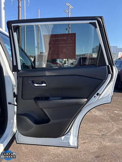 Certified 2025 Nissan Rogue SV image 17
