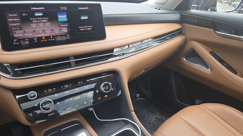 Certified 2025 INFINITI QX60 Sensory w/ Vision Package AWD/4WD image 43