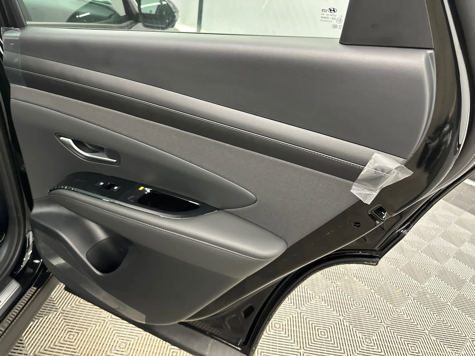 New 2025 Hyundai Tucson Limited image 16