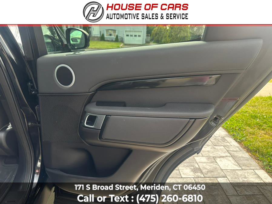 Used 2017 Land Rover Discovery SE image 24