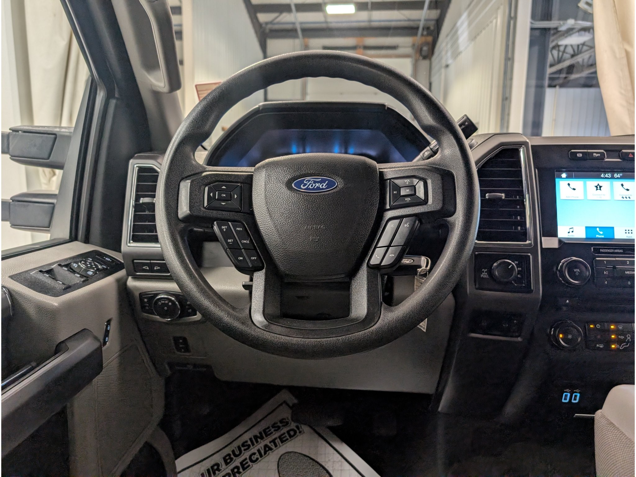 Used 2018 Ford F350 XLT w/ XLT Premium Package AWD/4WD image 12